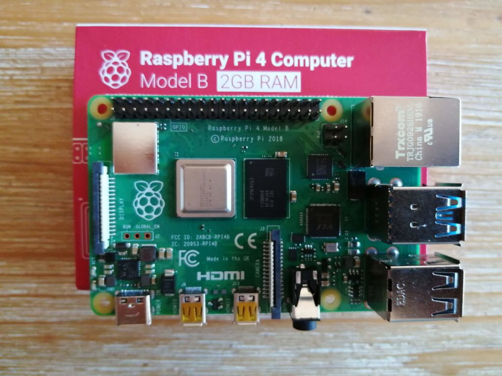 Raspberry Pi 4 por triplicado | Raspberry para torpes
