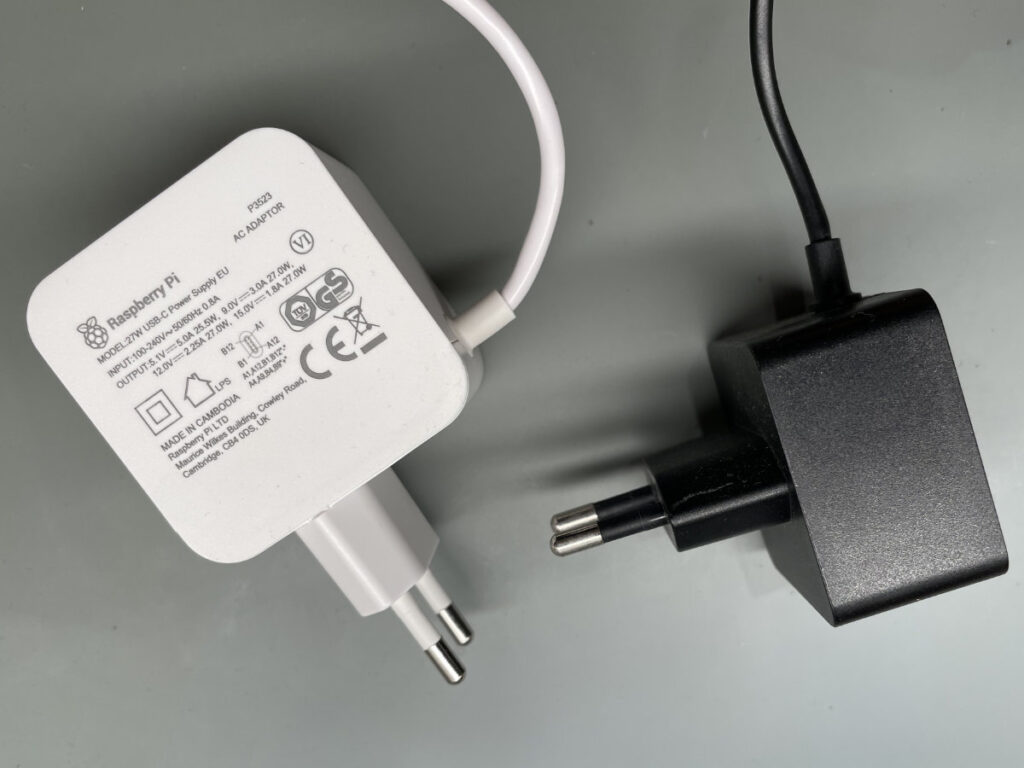 Raspberry Pi 5 power supply 27 W