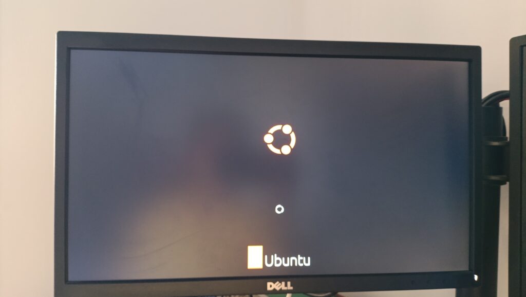 08-ubuntu-raspberry-pi5-pantalla-arranque-splash